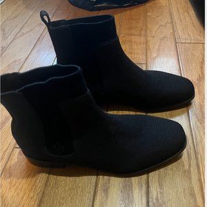 Vivaia Riley Water Repellent Bootie